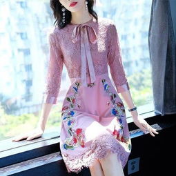 这才是70后女人最美的打扮,天空蓝春裙,虽小贵,件件美翻天