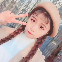 戴帽子女生头像