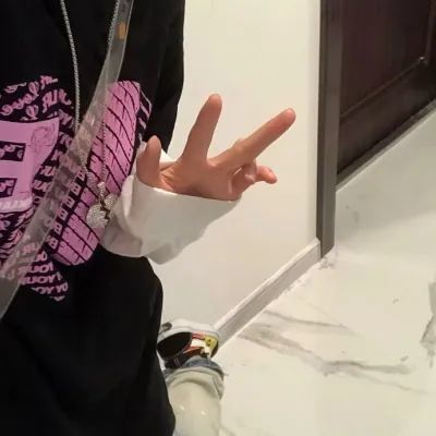 女生头像吃什么不重要和谁吃才重要