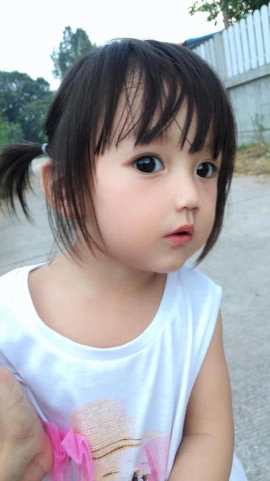 女孩因太好看被质疑是假人,妈妈晒出家人照片力证颜值是遗传