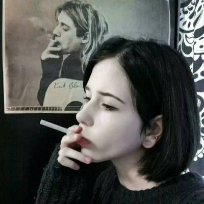 黑暗丧风格女头像抽烟黑暗系网图女生头像真人版