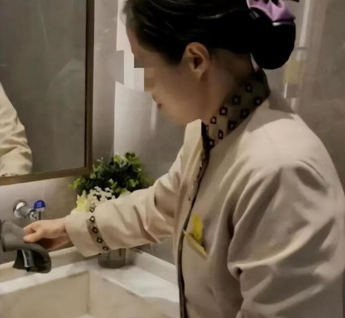 21岁男子强行与43岁女保洁发生关系他就像野兽,我没脸见人了
