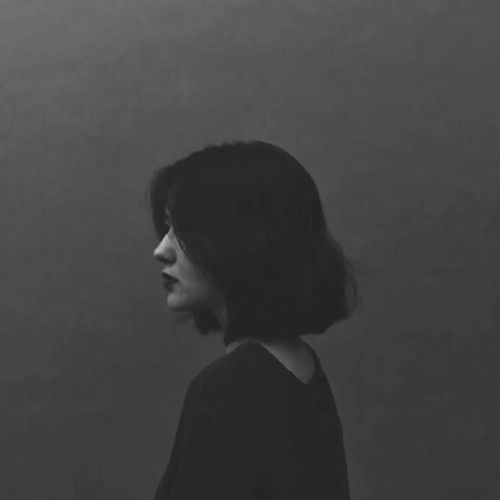 微丧黑白女生头像