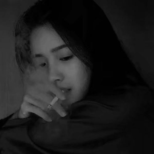 舞厅里的男女在午夜的情色里,我该恨你还是感激你