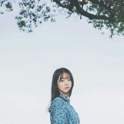 qq皮肤灯红酒绿迷人眼社会复杂人心险女生