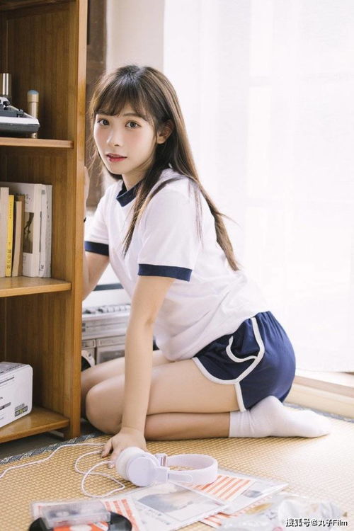 性感美女时尚写真呆萌可爱皮肤白皙美少女,清纯甜美迷人