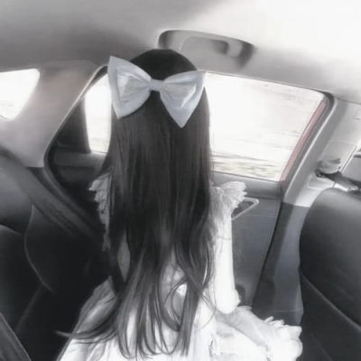 草莓头像女生背影女生