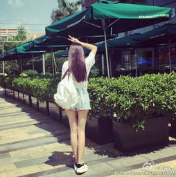 女生头像,白色衣服的