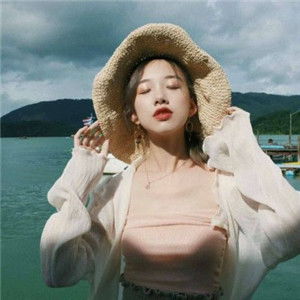 唯美海边头像女生微信头像女侧面海边成熟气质简单大方