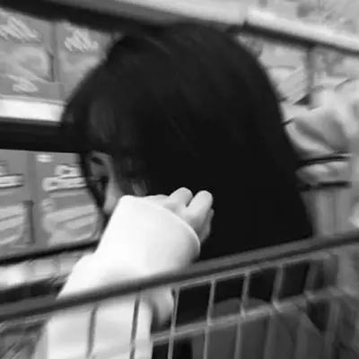 女生头像霸气背景图片黑白