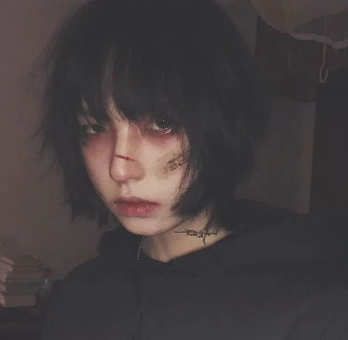 仙气女头月色笼罩于黯淡的星空,女孩终属于对她好的人