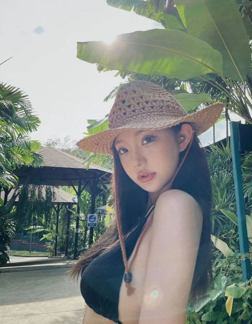 王思聪女友懒懒称没分手直播称双方感情稳定
