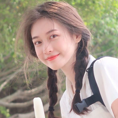 桃花运爆棚的女生头像
