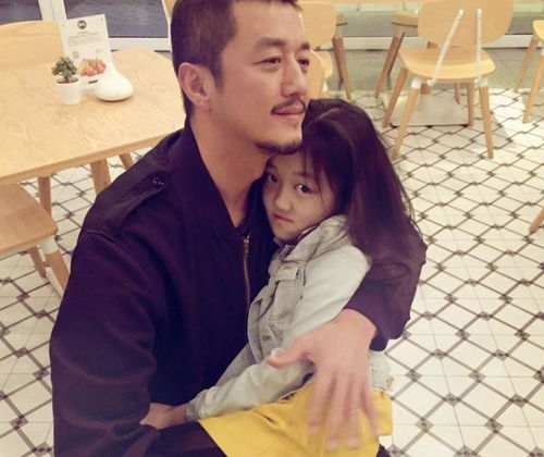15岁李嫣晒超美泳装照,努力不受李亚鹏再婚生子影响,洒脱像王菲