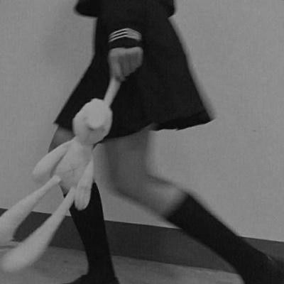 qq头像灰色系列女,做个你最牵挂的女孩子