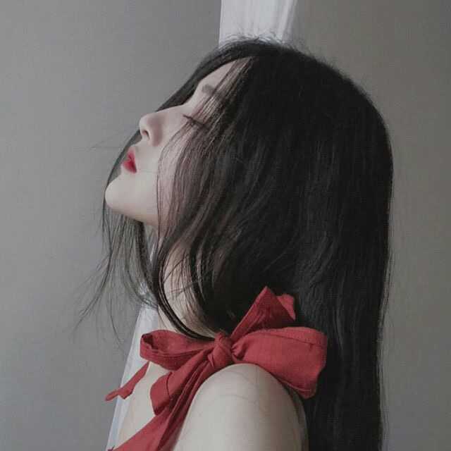 孤独黑暗头像女生真人伤感想和你