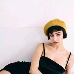 欧美风格的移动闪光灯女生头像