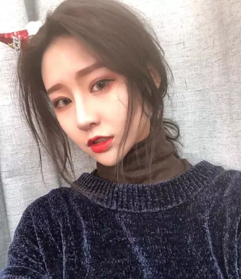 看抖音女孩温婉衣着高品搭配,知道自己哪里穿错了吗