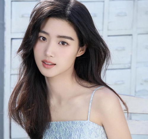 冲着虞书欣看云之羽,却被24岁女二号惊艳,不愧是氧气美女