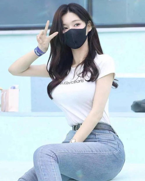 韩国顶级网红美女,腰臀比炸裂,傲人身材堪称完美