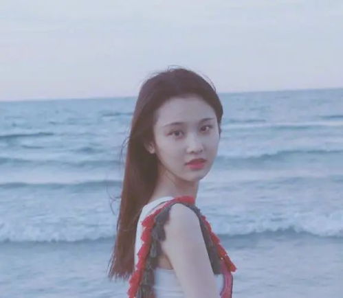 气质出尘婉约精致,5位90后清冷系女星,各有各的美