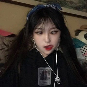 韩国女生成熟披发头像