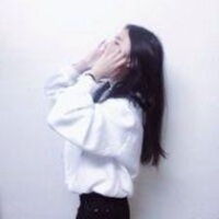 黑白系列女生动漫侧脸戴帽子头像
