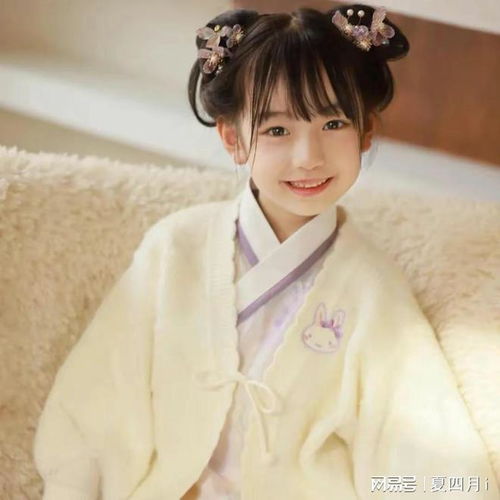 爸妈收养了一个十二岁女孩当我姐姐,身为独生女我实在是接受不了