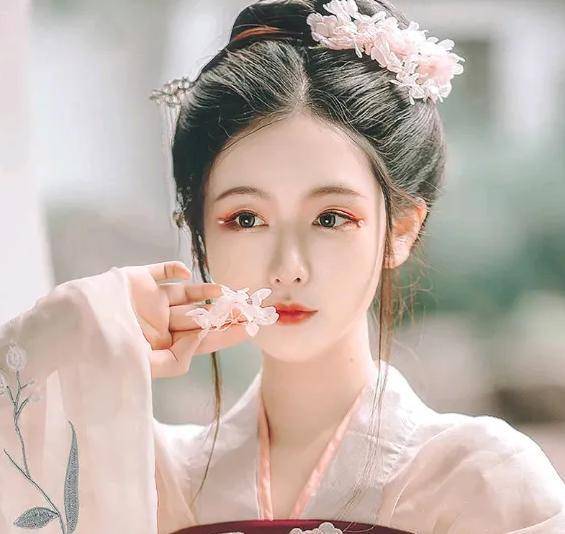 网照片女生头像汉服