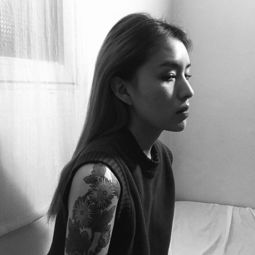 暴力颖女生头像黑白