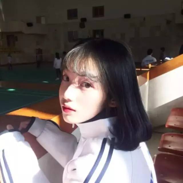 15句暗恋成瘾的心酸qq签名,字字成伤,特别是第八句,经历过的人都懂