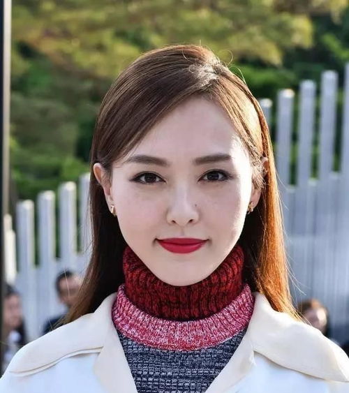 国外媒体的镜头就像一面鬼镜,所有的女星都无法抗拒