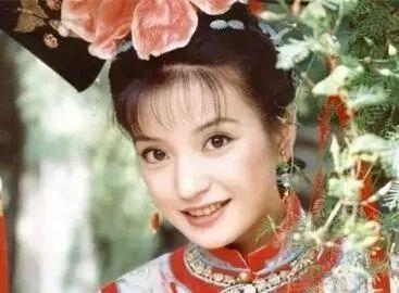 那些被戴眼镜耽误的高颜值女星,简直一个比一个吃藕