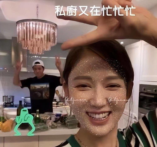 43岁的陈乔恩晒和男友日常,甜蜜喊alan是自己私厨
