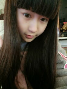 谁有1617岁女生的自拍照,同一个人真实一点的,25张左右就行,不要网图,发给我邮箱2716522034qq.com