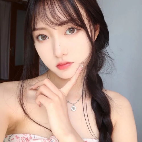 精致女生头像读书买花长大