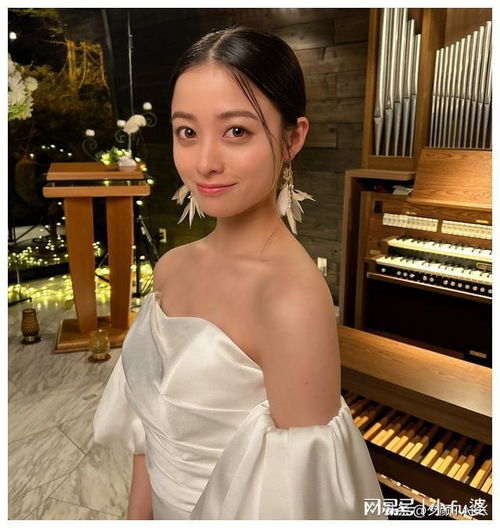 桥本环奈日本千年一遇美少女,明明可以靠脸吃饭,却偏要靠演技