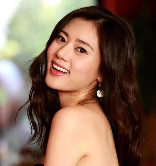 十年前出演悲情女主的她,如今美上热搜
