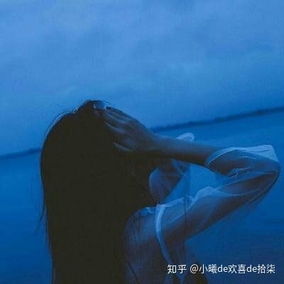 网抑云朋友圈文案伤感女生头像