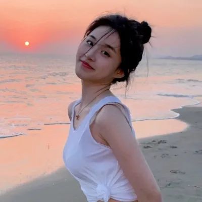 女生头像希望熬过一切,星光璀璨,可爱真人女头