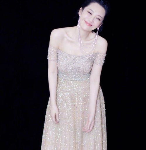 你们家少女晴又调皮了,穿礼服卖萌,正能量教科书非你莫属