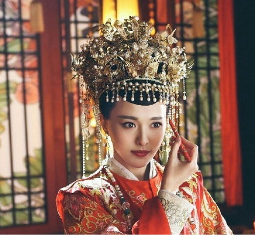 五位珍珠流苏头饰的古装美女,杨幂仙气,宁静经典,但都不及她惊艳