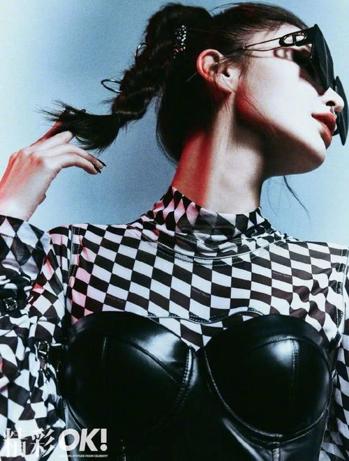 angelababy首次挑战鼻环新封面暗黑妆容朋克风十足,充满个性