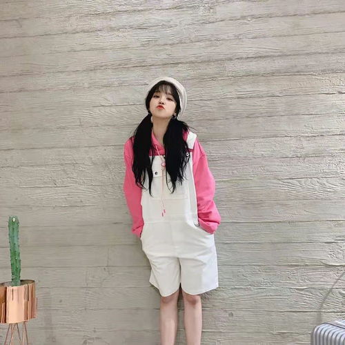 瓷娃娃福原爱带着全家拍写真背带裤显复古清丽风俩娃可爱
