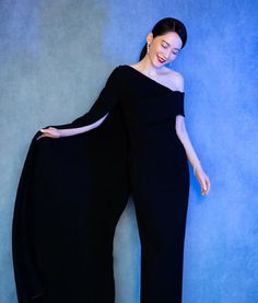 郑爽红毯竟输给沈月尴尬显风尘何穗超模气场冷艳绝美秒杀女明星