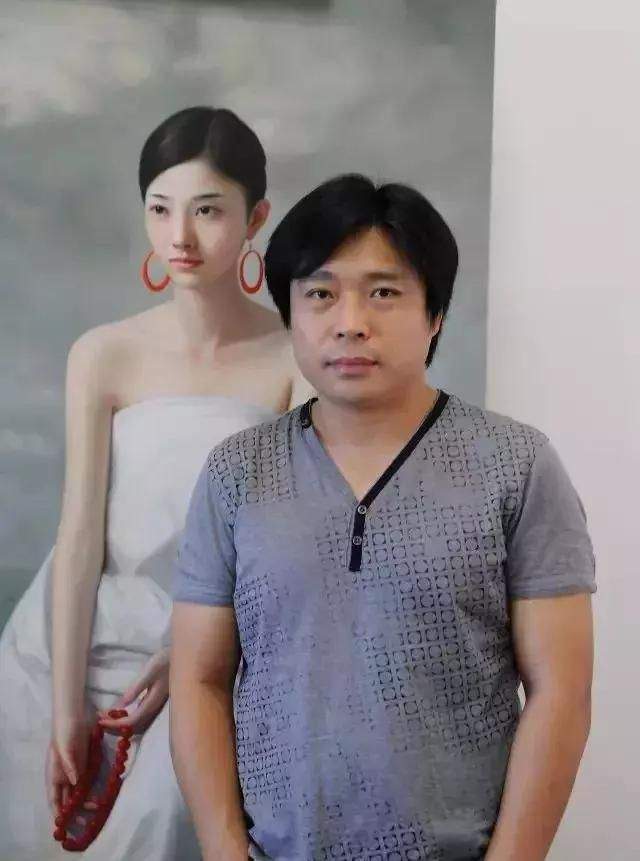 青年艺术家写实油画中的少女,也太美了吧