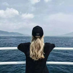 伤感的头像女生真人版背影