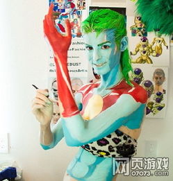 外国美女真会玩人体彩绘cosplay动漫人物