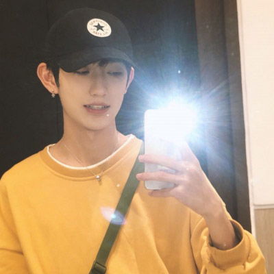 qq头像男生阳光侧脸治愈系积极向上阳光男生头像