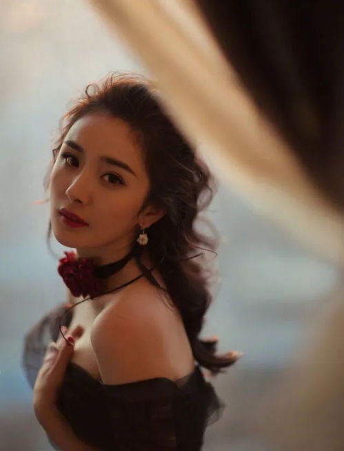 从职场女神童薇到霸气皇后扶摇,杨幂如何惊艳了时光